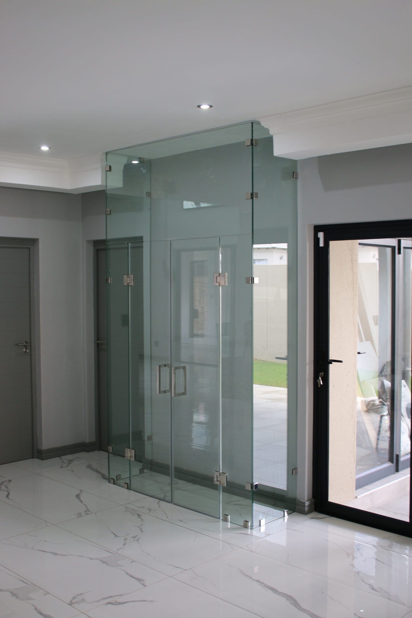 Frameless Glass Wine Cellars - Clear View Frameless
